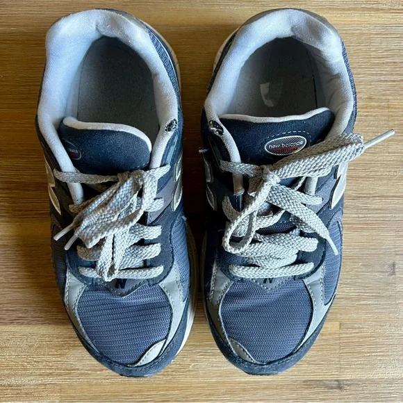 New Balance 2002R Boys Size 5Y W Blue Athletic Running Shoes Sneakers Sleek - Picture 7 of 14